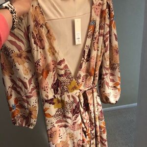 Francesca’s NWT size Xs wrap dress